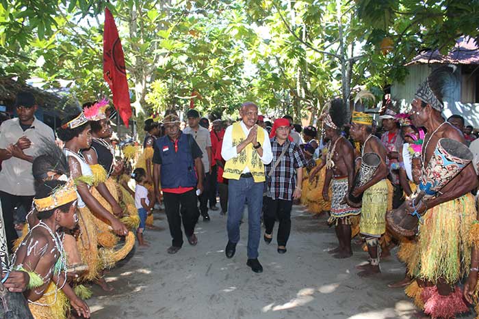 BTM Kagum Potensi Alam Bukisi dan Demta, Janji Bangun Pariwisata, Perikanan, dan Ekonomi Kerakyatan di Papua
