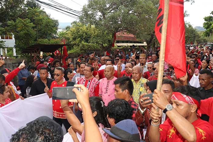Kain Gandong dan Makan Patita Satukan Ribuan Warga Maluku Dukung BTM-CK
