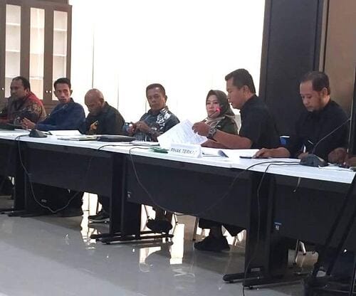 Diduga Meloloskan Paslon dengan Surat Keterangan Palsu, Komisioner KPU Sarmi Disidang DKPP