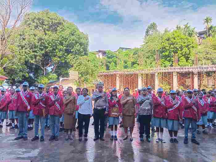 Polresta Jayapura Kota Gelar Program “Police Go To School”, Edukasi Tertib Lalu Lintas Sejak Dini