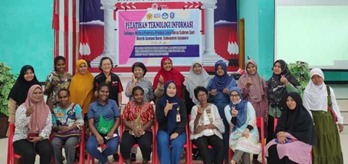 Tim PkM USTJ Perkuat Kapasitas UMKM Sabron Sari melalui Pelatihan Teknologi Informasi dan Pengolahan Produk Lokal
