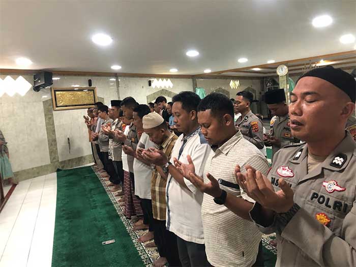 Polresta Jayapura Kota dan Jemaah Gelar Sholat Ghaib untuk Korban Bencana Alam di Sumatera Utara