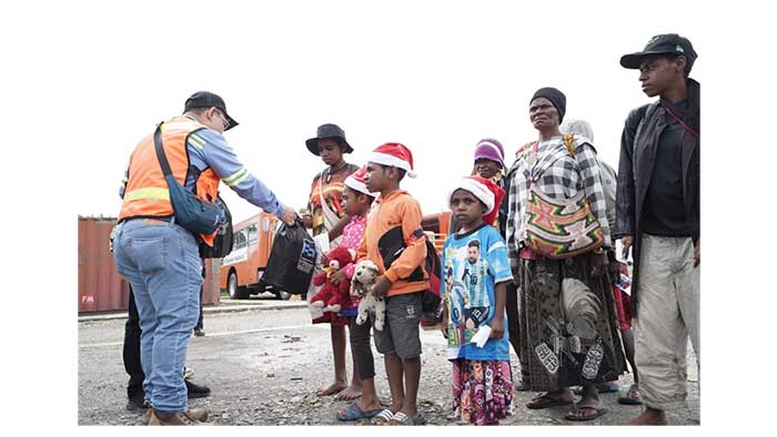 Freeport Indonesia  Hadirkan Christmas Flight & Boat, Ribuan Karyawan Mudik Natal ke Pedalaman Papua