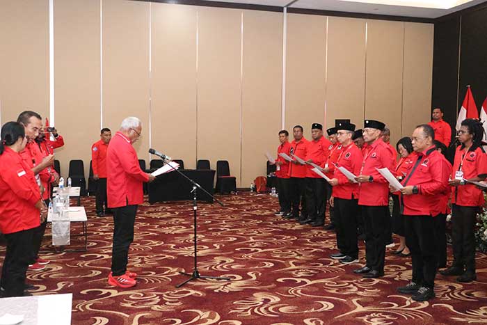 Benhur Tomi Mano dan Pengurus DPD PDI Perjuangan Papua Periode 2025-2030  Resmi Dilantik 