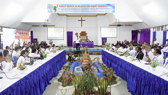 Raker III Klasis Port Numbay Resmi Dibuka, Abisai Rollo Ajak Gereja Perkuat Pembinaan Jemaat