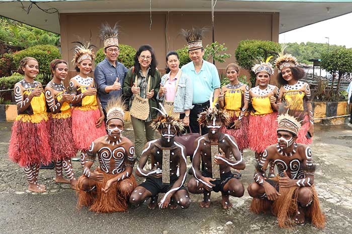 Disambut Tarian Adat di Sentani, Pimpinan Gereja Bethany Indonesia Terpukau Keindahan Papua dan Gaungkan Kebangkitan Rohani