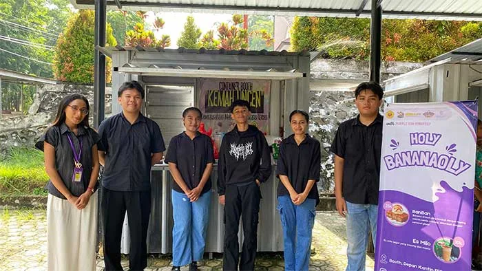 Mahasiswa Uncen Kembangkan “Holy BananaMoly”, Inovasi Kuliner Pisang Lokal Tembus Pasar Sejak Hari Pertama