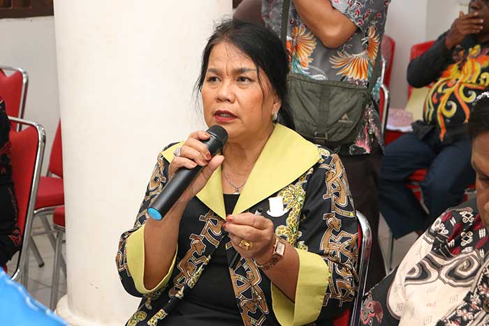 Anggota DPRK Sarce Soreng Desak Perindagkop Sosialisasikan Mekanisme Bantuan Usaha untuk Pedagang Lokal