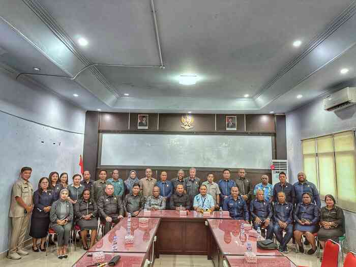 Sambangi PLN UP3 Jayapura, DPR Kota Jayapura Pastikan Pasokan Listrik Aman Saat Idul Fitri