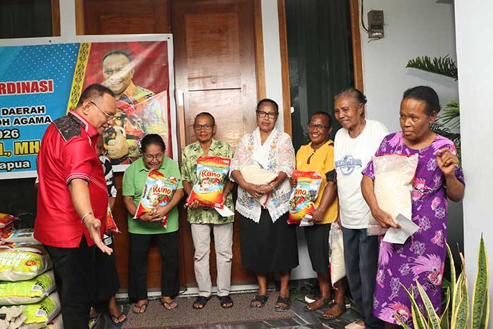 Aksi Nyata di Hari Kartini, Joni Betaubun Berbagi dengan Janda dan Anak Yatim di Jayapura