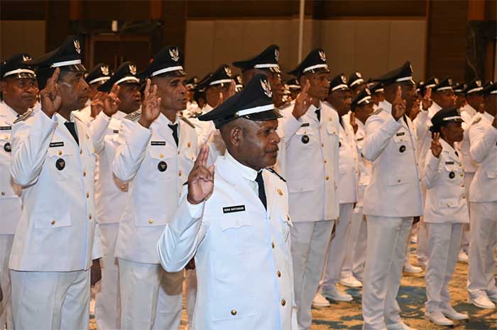 Bupati Biak Numfor Lantik 249 Kepala Kampung, Tekankan Amanah dan Transparansi