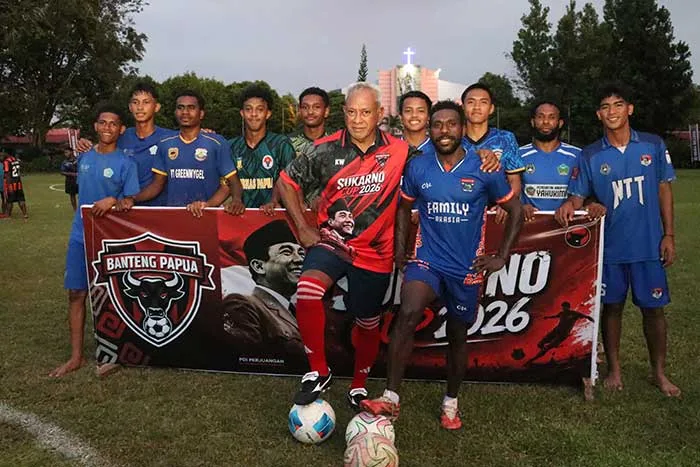 Soekarno Cup 2026 Digelar di Surabaya, Komarudin Watubun Tinjau Langsung Seleksi Pemain Papua