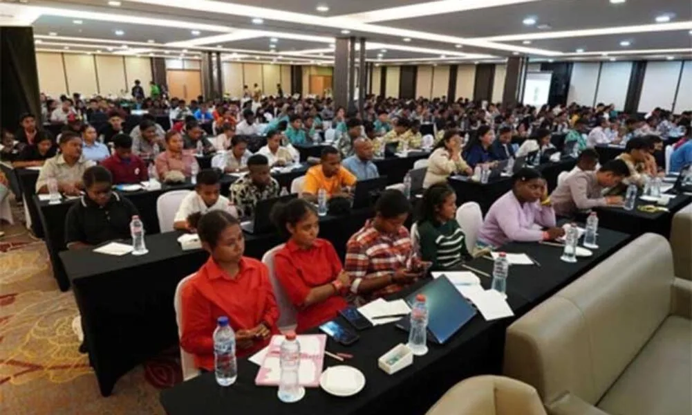 Peserta Pelatihan Literasi AI di Timika Membludak