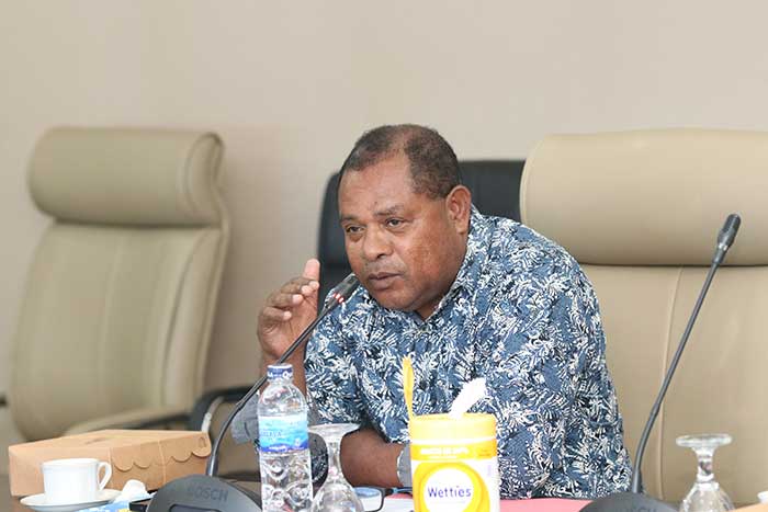 Dekan FH Uncen Soroti Pentingnya Kajian Akademik dalam Raperda Infrastruktur Jalan dan Jembatan