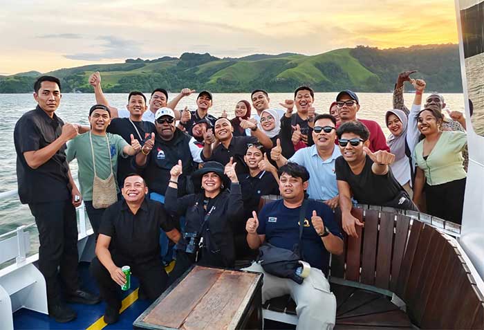 Bukan Sekadar Kunjungan: Cerita Kaesang, Senja, dan Harapan di Danau Sentani