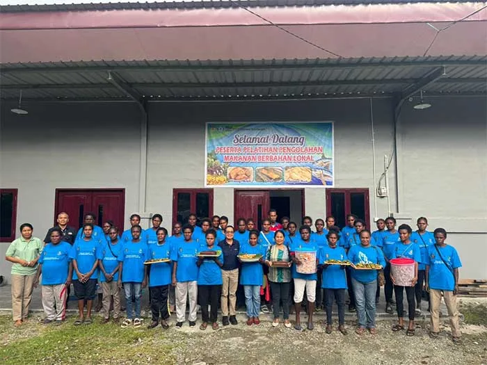 PTFI dan Keuskupan Timika Latih Mama Kamoro Kembangkan Pangan Lokal