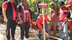 PDIP Tanam Sagu di Kaki Cycloop, BTM: Ini Investasi Masa Depan Pangan Papua  Sentani, Teraspapua.com – Dewan Pimpinan