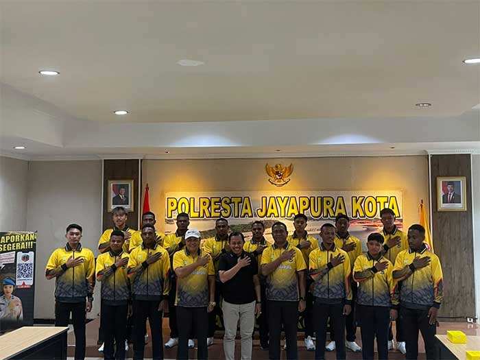 Wawali Kota Jayapura Lepas Kontingen Voli Menuju Kejuaraan Kapolda Cup 2026 di Biak Numfor