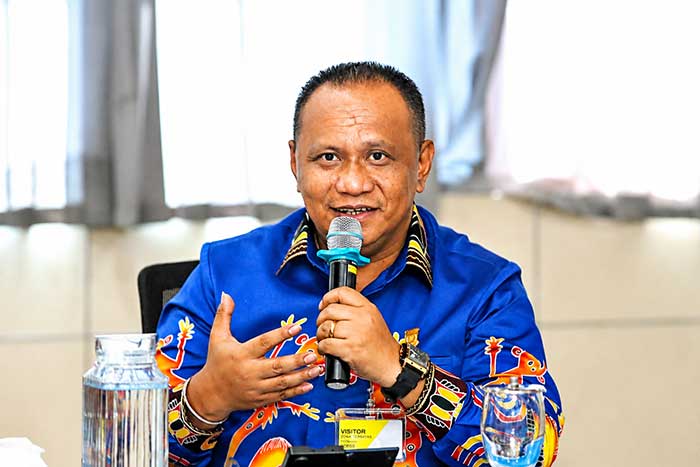 DPR Papua Soroti Antrean BBM di Jayapura, Stok Cukup tapi Distribusi Bermasalah