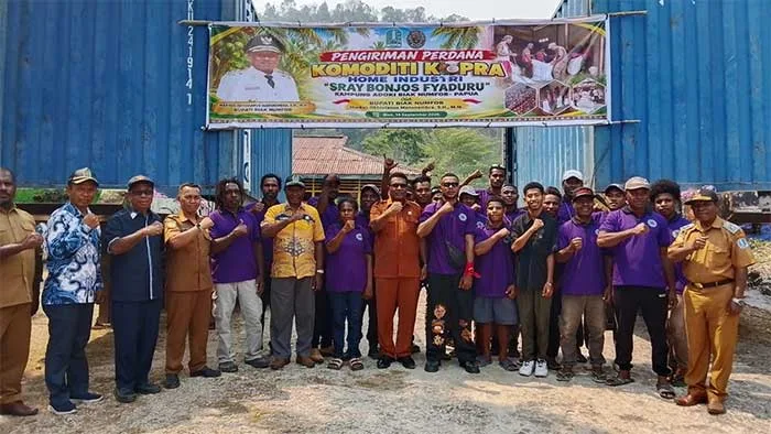 Pengiriman Perdana Kopra Home Industry Sray Bonjos Fraduru Adoki Tembus 26,3 Ton ke Surabaya